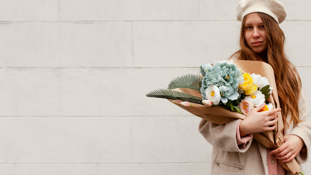 Доставка цветов в Новосибирске круглосуточно Доставка букетов из цветов Купить цветы на дом в Новосибирске