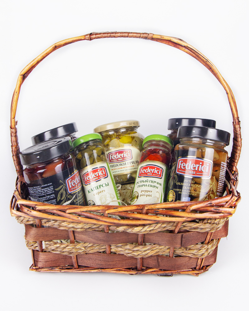 Идеи наполнения подарочной корзины