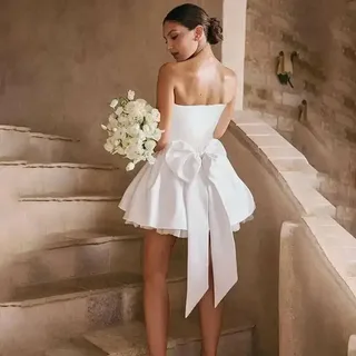 Элегантная простота: как выбрать короткое свадебное платье