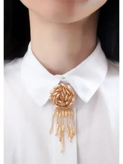 Искусство контрастов: как безопасно закрепить тяжелую золотую брошь на тонкой шелковой блузке