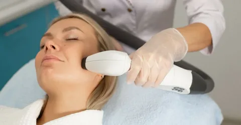 Гели для RF-лифтинга: невидимый проводник красоты и ключ к эффективной процедуре