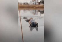 Ростовский студент, рискуя жизнью, спас школьника, провалившегося под лед, попав на видео