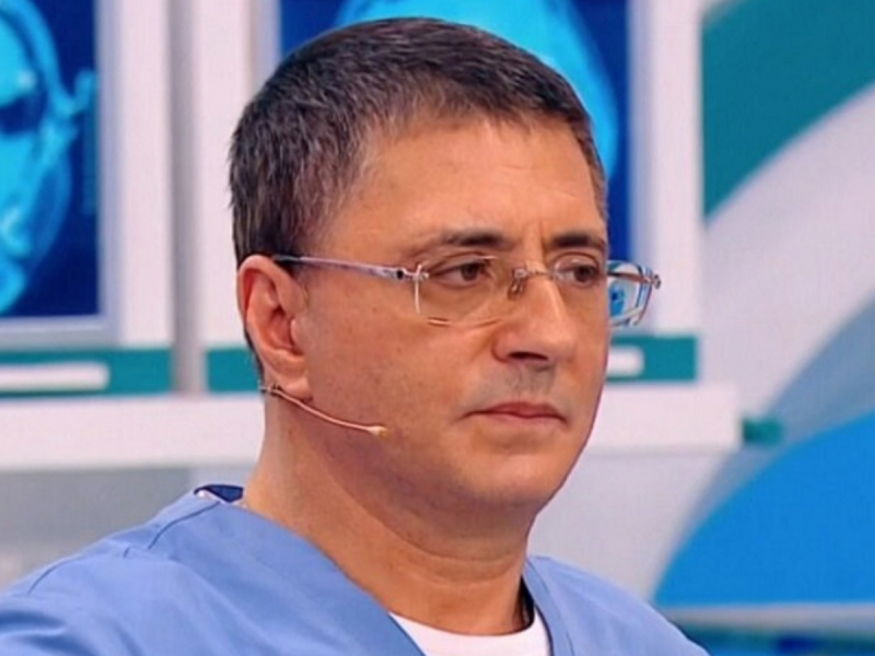 Доктор Мясников назвал облегчающее лечение COVID-19 вещество