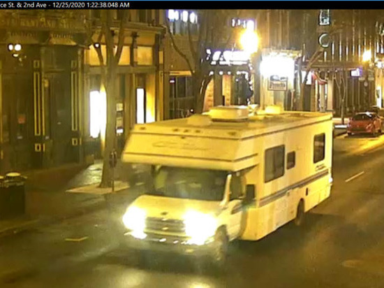 “Этот автомобиль взорвется через 15 минут”: мощный взрыв в Нэшвилле попал на видео