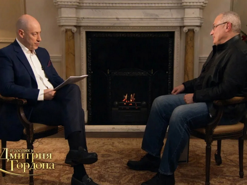 “Испанский стыд”: неуместная шутка Гордона про Обаму в беседе с Ходорковским стала мемом