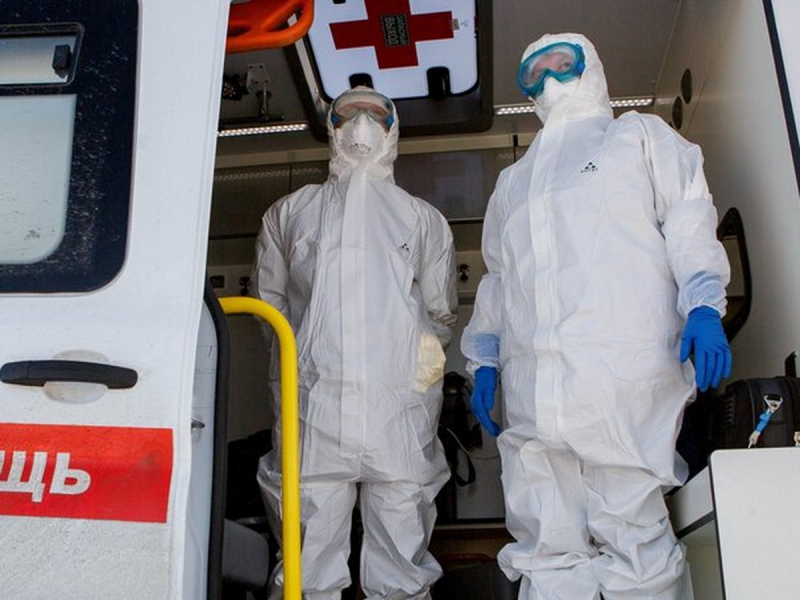 Названы пять редких симптомов COVID-19, требующих вмешательства врача