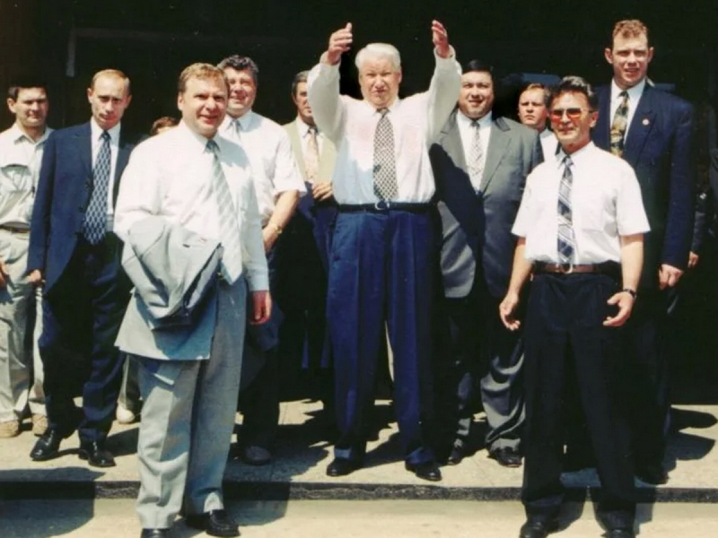 Внук Ельцина показал уникальное архивное фото с молодым Путиным