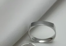 Парные обручальные кольца для жениха и невесты