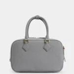 С чем сочетаются классические сумки?