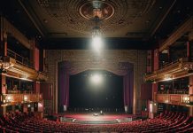 Зеленый театр ВДНХ для ценителей культуры