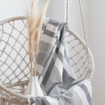 Домашний текстиль и женская одежда: как создать уют и стиль в повседневной жизни