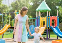 Как найти и выбрать няню для ребенка