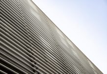 Металлические навесы: надежность, практичность и эстетика