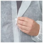 Халаты одноразовые на кнопках: преимущества использования