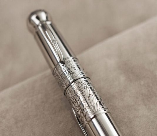 Подарки с гравировкой: уникальность, символика и идеи для любого случая