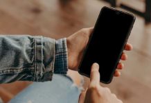 Названо одно действие, превращающее смартфоны и компьютеры россиян в «кирпич»