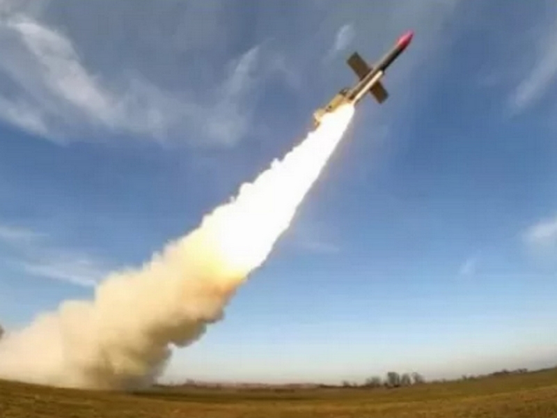 «Разнесём все НПЗ»: Киев пригрозил ударом по РФ десятками ракет ежедневно в сценарии без Трампа