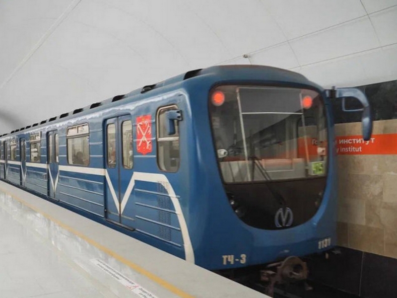 В Петербурге мужчину не пустили в метро из-за отключенного ноутбука