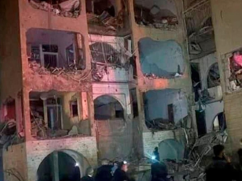 «Десятки пострадавших и мощный пожар»: Иран и Израиль обменялись ударами по ядерным объектам