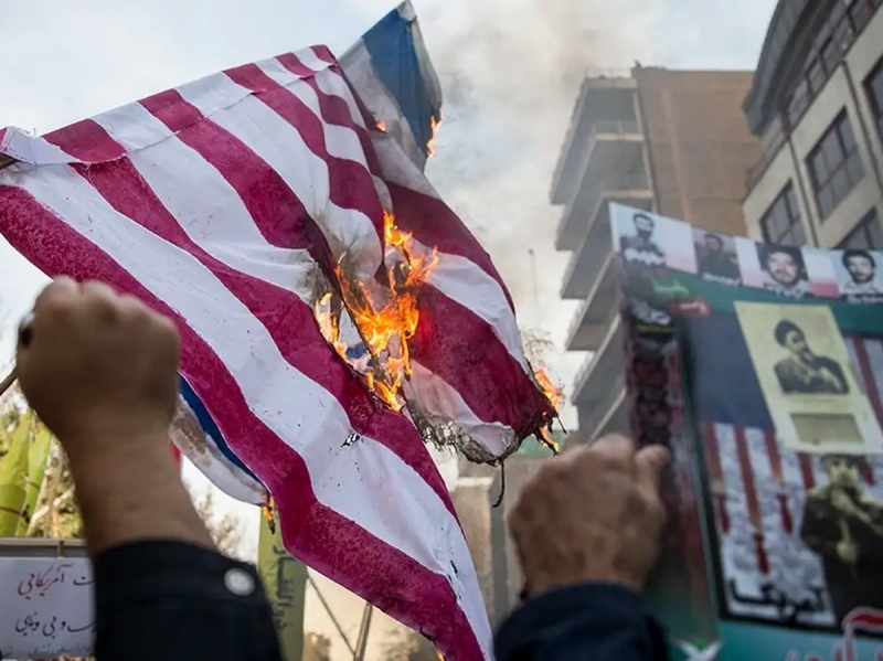 «Этой ночью вы познакомитесь с новейшим оружием»: Иран приготовил «сюрприз» США и Израилю