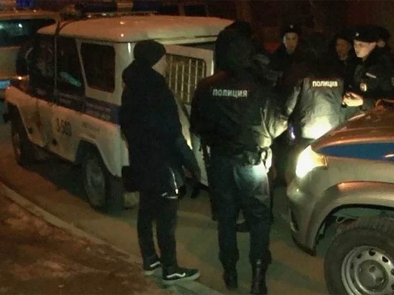 Футболиста, убившего женщину под влиянием мошенников, могли завербовать через чаты ставок