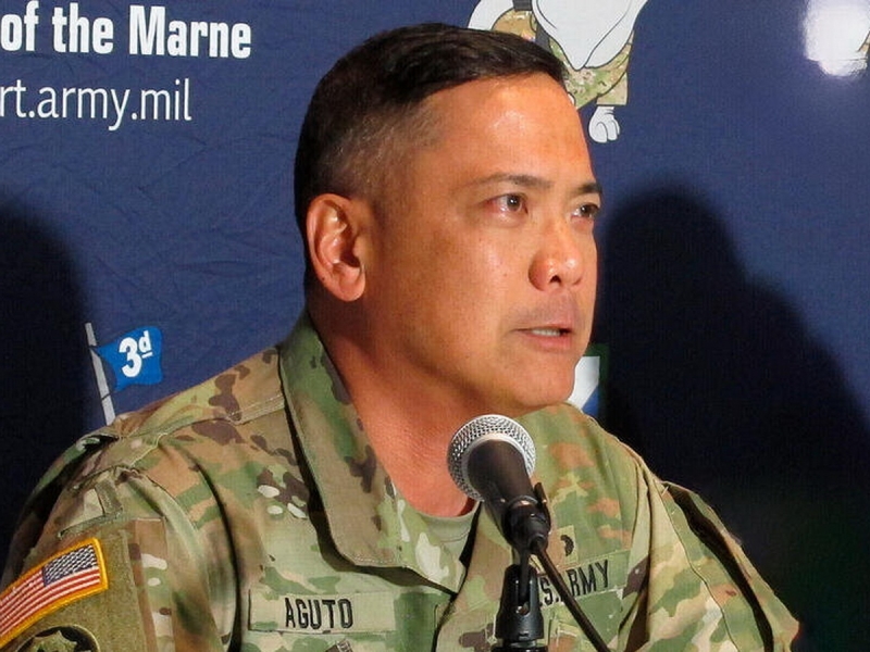 Генерал США написался в Киеве чачи, разбил голову о стену и потерял секретные документы