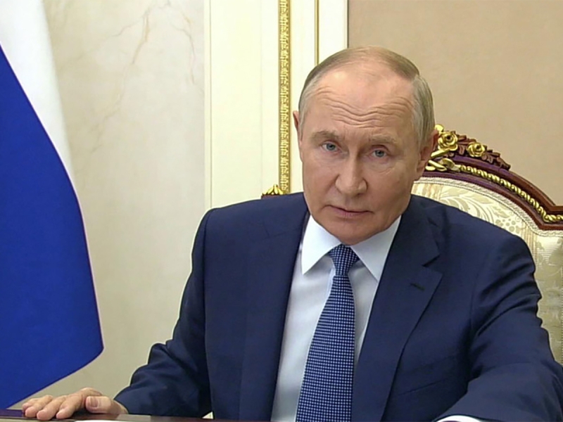 «Страна оказалась бы в надежных руках»: Путин рассказал, кто мог бы возглавить Россию вместо него в 2000 году