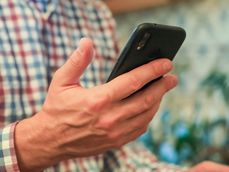 В марте в России начнут работу новые правила для тех, у кого на телефоне WhatsApp* и Telegram