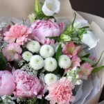 Букет с доставкой на дом как удобный способ дарить эмоции и внимание