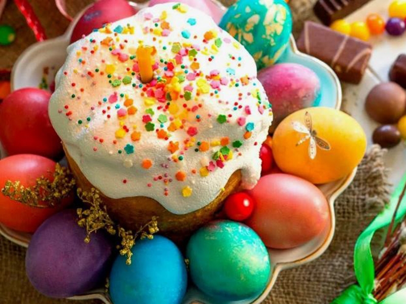 «Я сама крещеная»: в Ленобласти блогерша выложила фото с куличом и секс-игрушкой