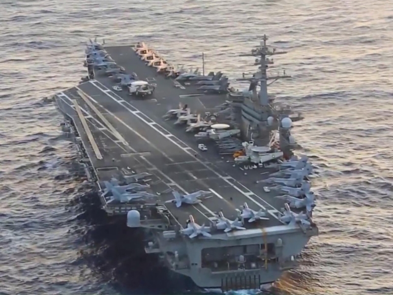 КСИР снова ударили ракетами по авианосцу США Abraham Lincoln