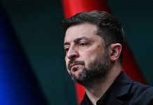 «Неуважительно»: Зеленский заявил, что Трамп не может быть гарантом мира и раскритиковал его команду