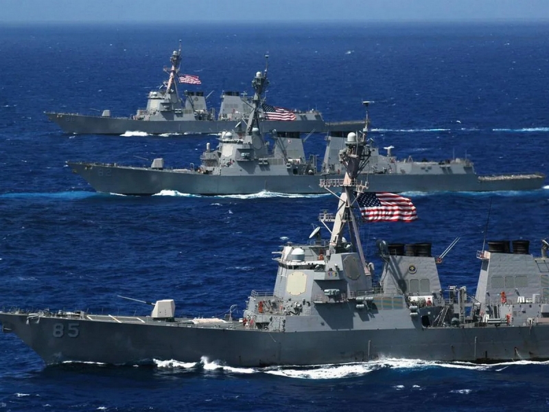 Ормуз на грани блокады: США стянули 15 кораблей, Трамп пригрозил уничтожать иранские суда