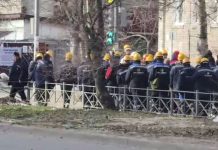 В Хабаровском крае ОМОН и Росгвардия оцепили городок протестующих китайских рабочих