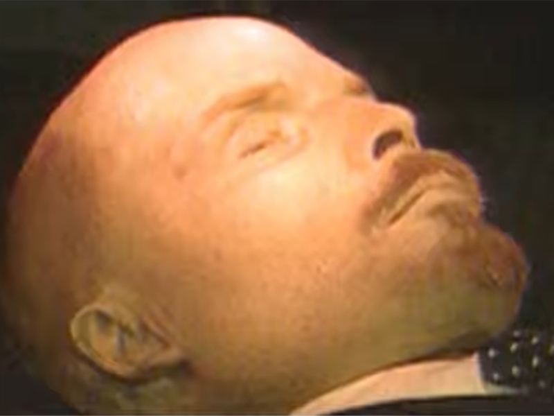 В Москве арестован студент, бросивший обувь в саркофаг Ленина с матерными криками