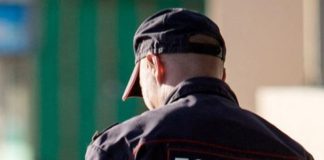 В Москве у многоэтажки нашли голую девушку с колото-резаными ранами