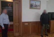 В Москве за взятки арестовали двух заместителей главы Федеральной службы приставов