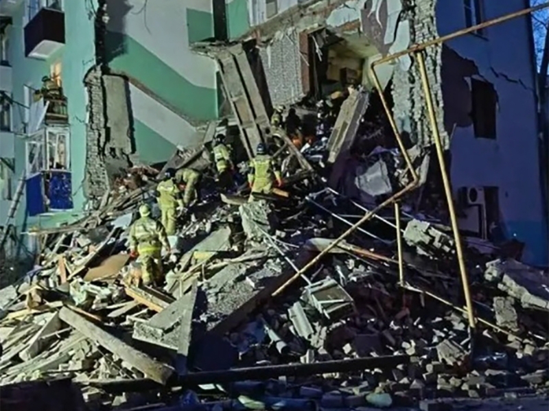 В Сызрани после атаки БПЛА ВСУ обрушился подъезд жилого дома — опубликовано видео