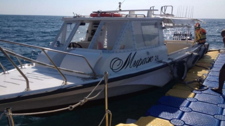 Стало известно, из-за чего в Крыму перевернулся катер с пассажирами