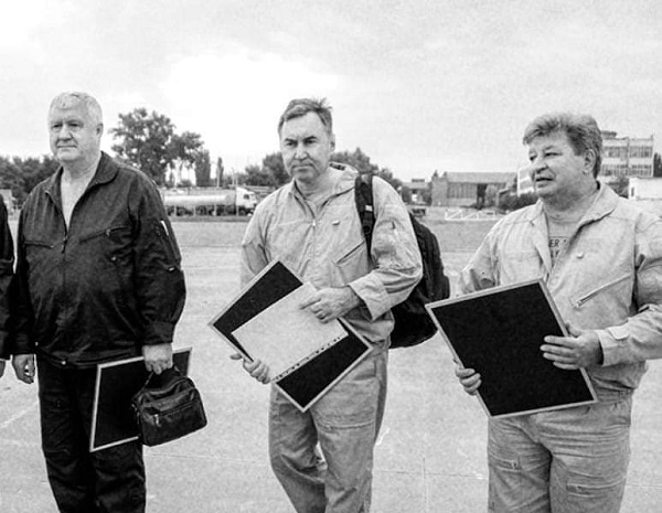 Военный самолет "Ил-112В" рухнул и взорвался в Подмосковье: среди погибших Герой России