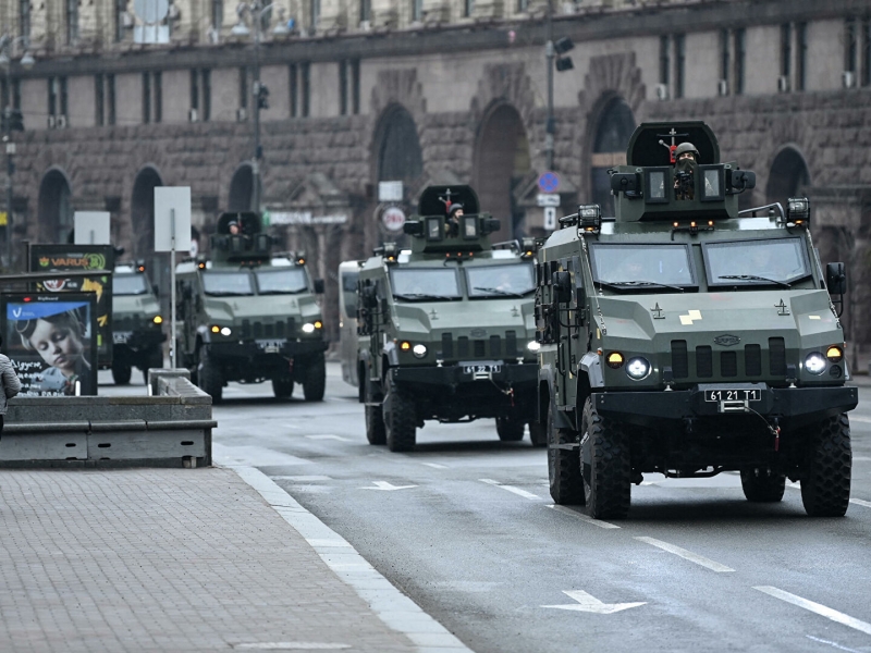 AP: в правительственном квартале Киева началась стрельба