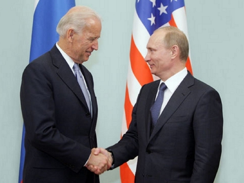 Байден и Путин поговорили по телефону: СМИ выяснили тему беседы