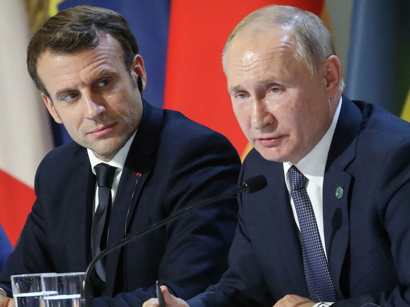 Daily Mail рассказала о самоуправстве Макрона на переговорах с Путиным