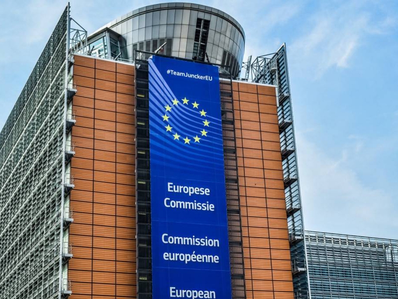 Глава Еврокомиссии назвала странным бизнес Газпрома и указала на происки Кремля