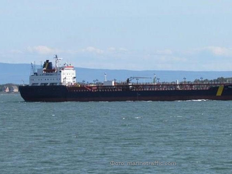 Неизвестные захватили танкер в Оманском заливе и направили его в Иран