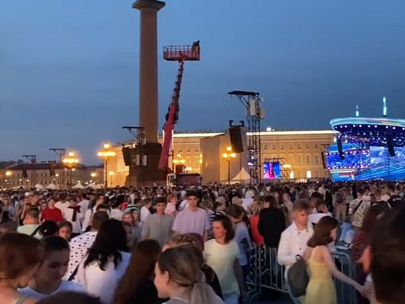 Организаторов “Алых парусов” потребовали привлечь к ответственности