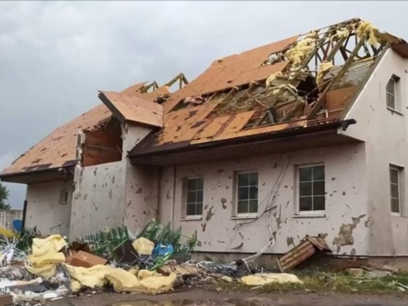 По Чехии промчался разрушительный торнадо: погибли 4 человека, пострадали около 200