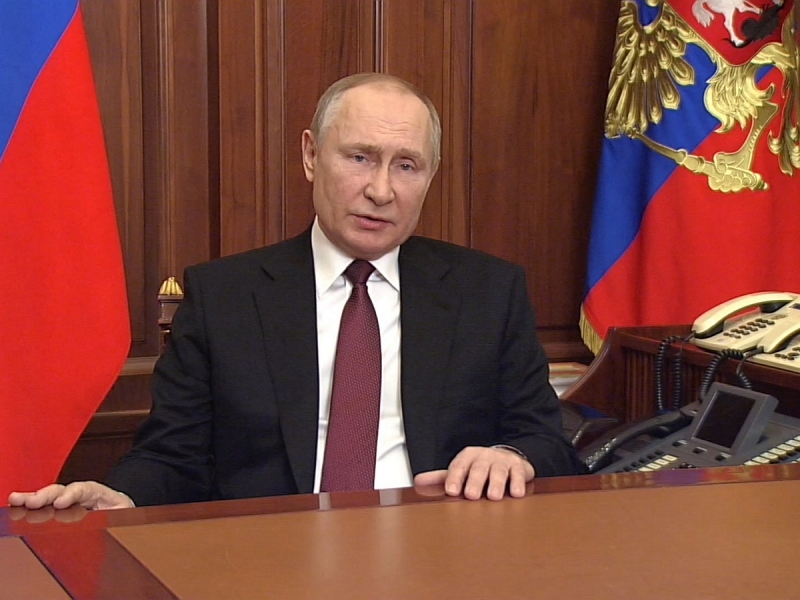 Путин запретил вывозить из России более $10 тысяч