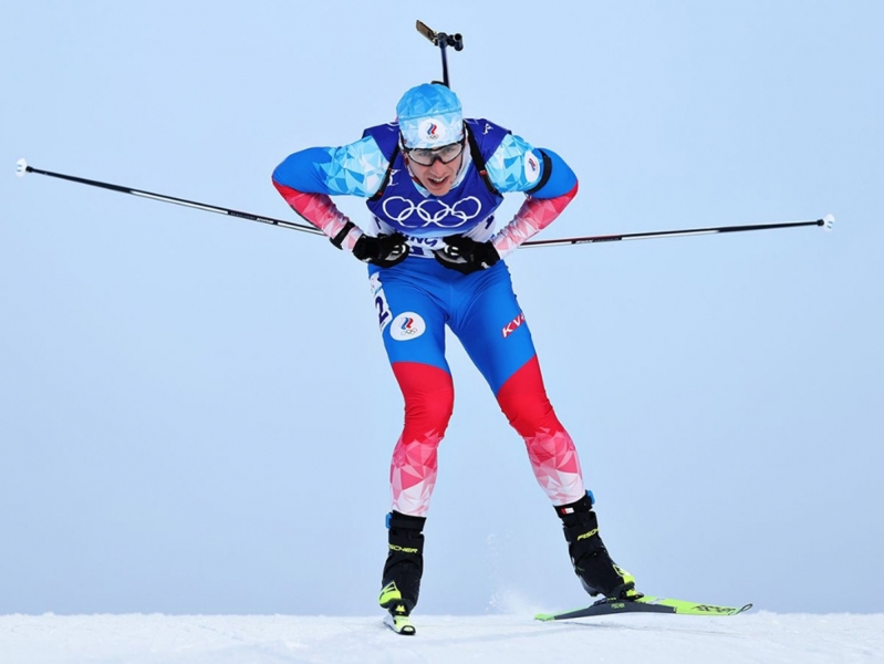 Российские биатлонисты взяли бронзу в эстафете на Олимпиаде 2022, отдав золото норвежцам на заключительной стойке
