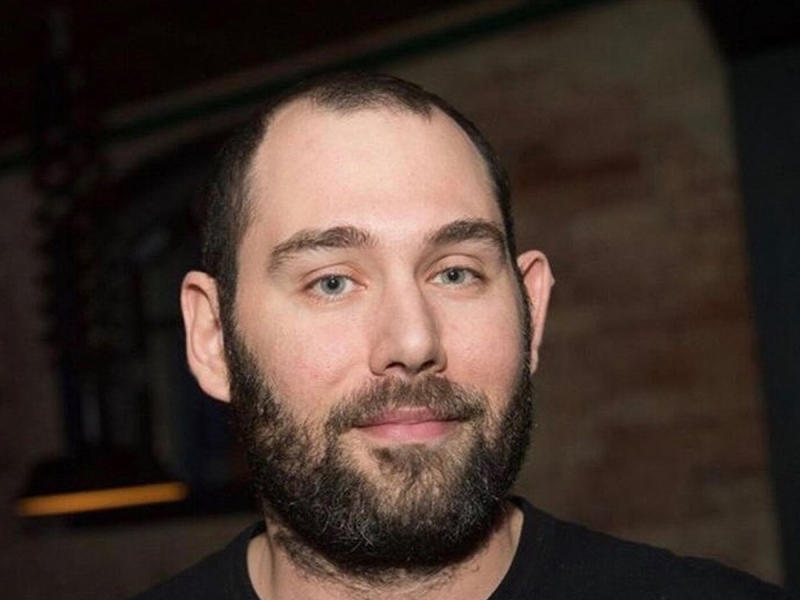 Семен Слепаков прокомментировал свой отъезд за границу, а СМИ узнали местонахождение юмориста